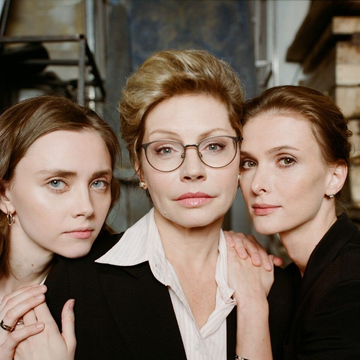 Спектакль «Житие FM» московского театра «Современник» с Алёной Бабенко и Светланой Ивановой Спектакль «Житие FM» московского театра «Современник» с Алёной Бабенко и Светланой Ивановой