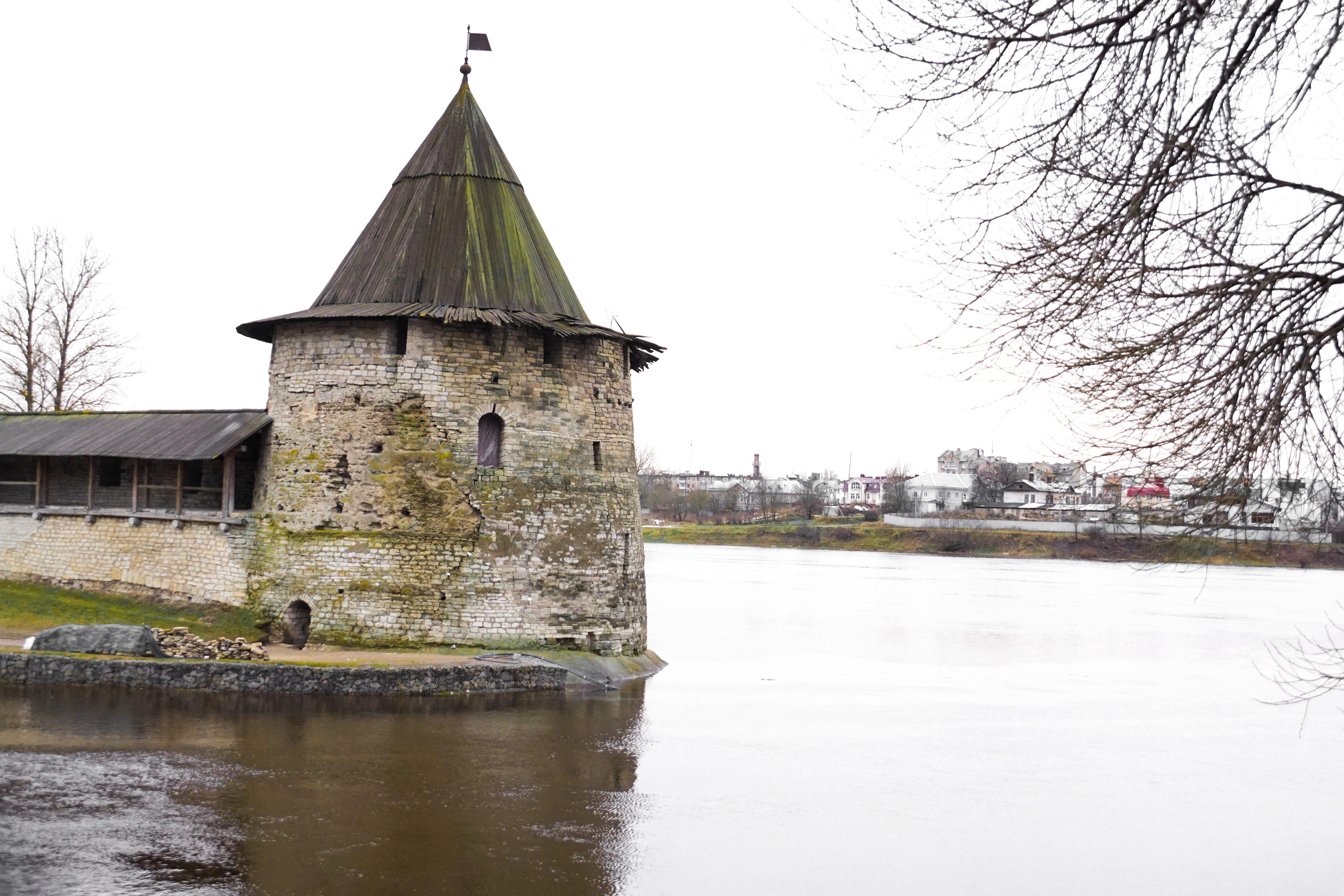 Аудиоэкскурсия «Величие и мощь Псковской крепости: аудиоэкскурсия по набережной вокруг Кремля»
