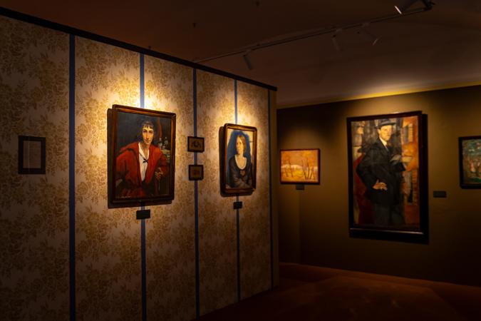 В KGallery показывают «Последнее закрытое собрание»: фото и обзор выставки