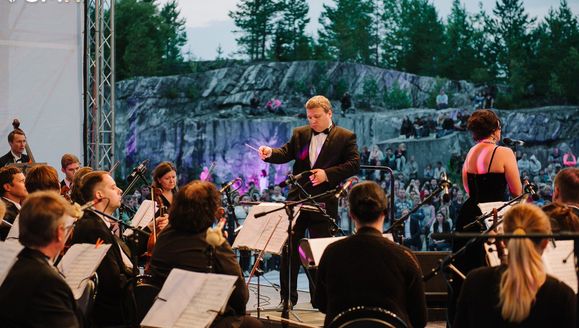 Тур на музыкальный фестиваль Ruskeala Symphony в мраморном каньоне со скидкой 51%