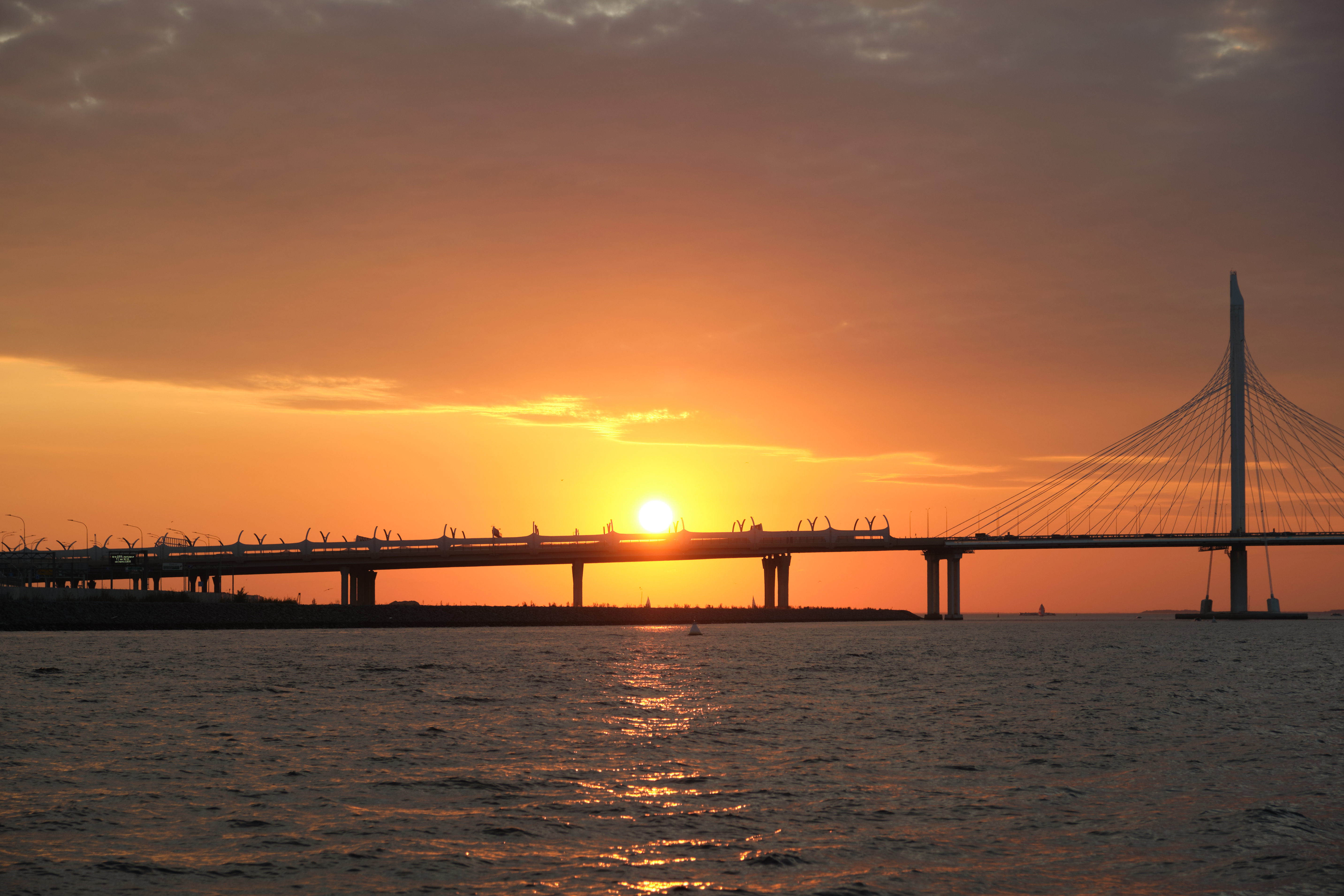 Музыкально-поэтическое путешествие «Дыхание Невы» на крытом теплоходе со скидкой 28%