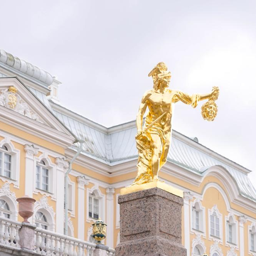 Экскурсия в Петергоф с посещением Императорского дворца Экскурсия в Петергоф с посещением Императорского дворца со скидкой до 27%