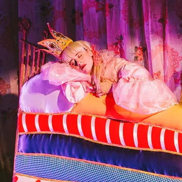 Спектакль «Новый год в Сказочном королевстве» Спектакль «Новый год в Сказочном королевстве» со скидкой 20%