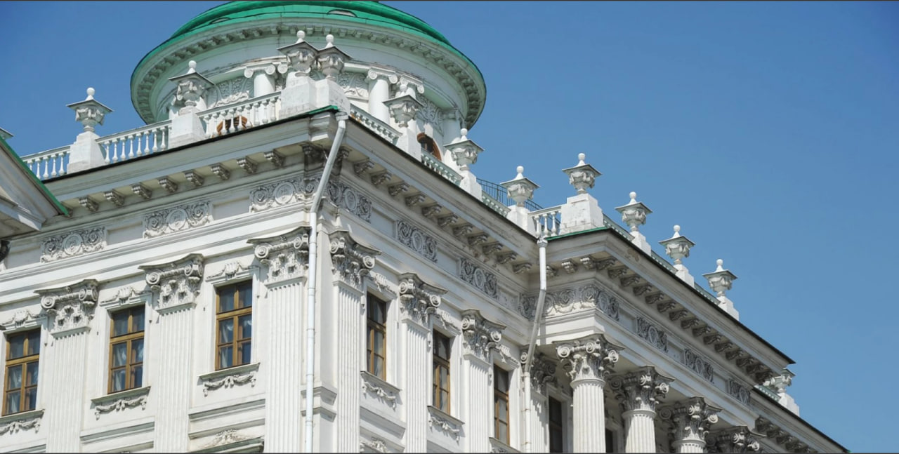Пешеходная экскурсия «Загадки и тайны Дома Пашкова» со скидкой 20%