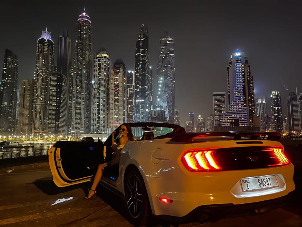 Прогулка на кабриолете в Дубае из Абу-Даби Прогулка на кабриолете в Дубае из Абу-Даби