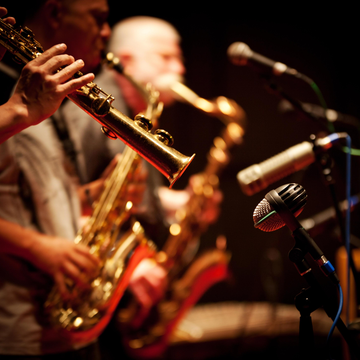 Концерт при свечах «Романтический джаз» со скидкой 30%