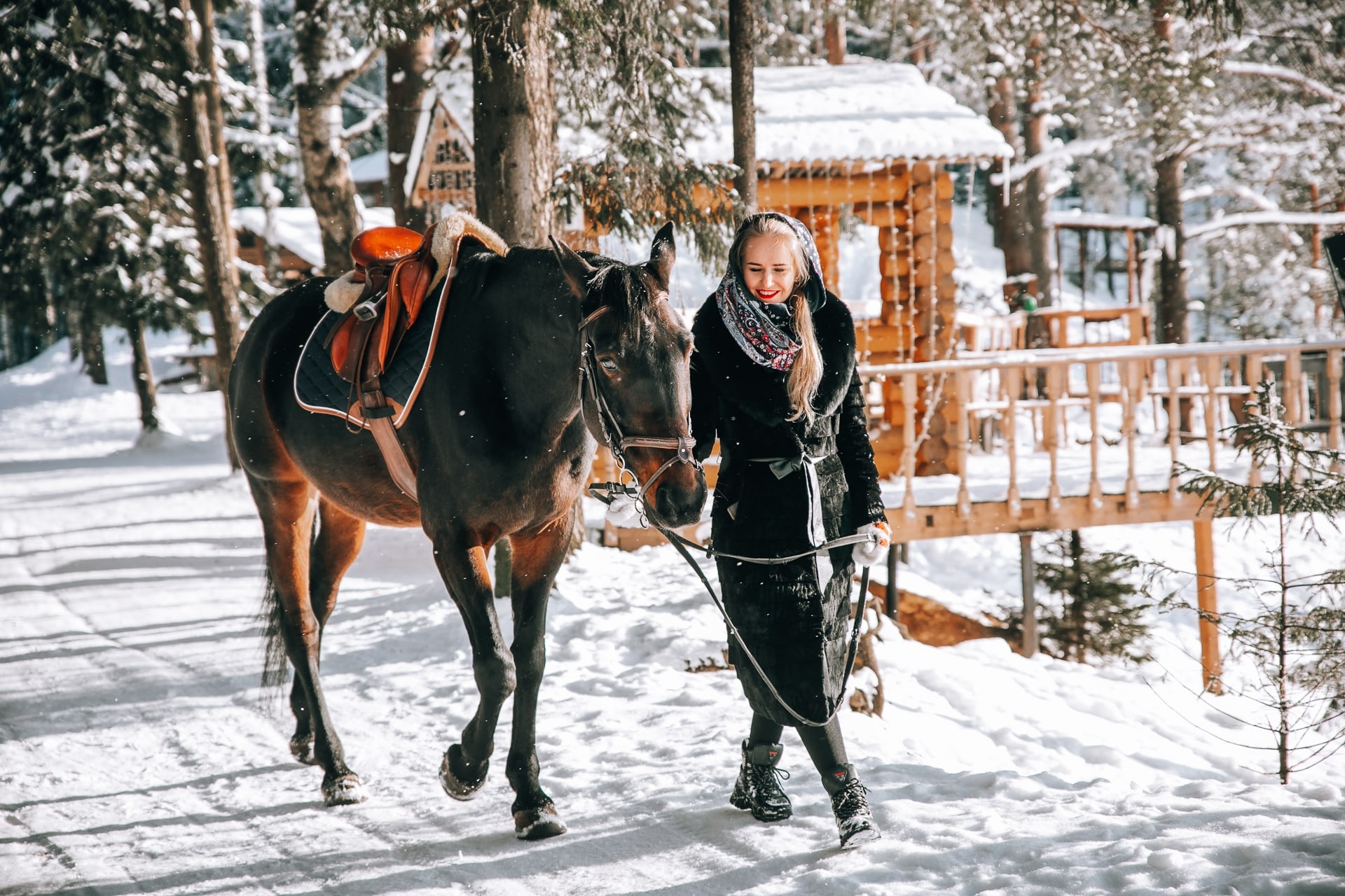 Индивидуальная конная прогулка по лесу