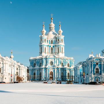Экскурсия «Рождественские традиции» в Смольном соборе Экскурсия «Рождественские традиции» в Смольном соборе со скидкой 35%