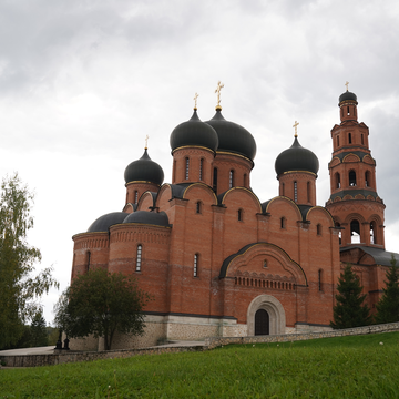 Индивидуальная экскурсия «К монастырю “Святые кустики”, парку “Красный ключ” и эко-садьбе Ивановых»