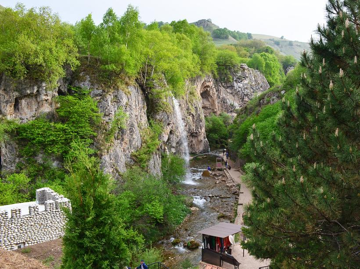 Экскурсия «Медовые водопады, гора Кольцо, Чайный Домик»