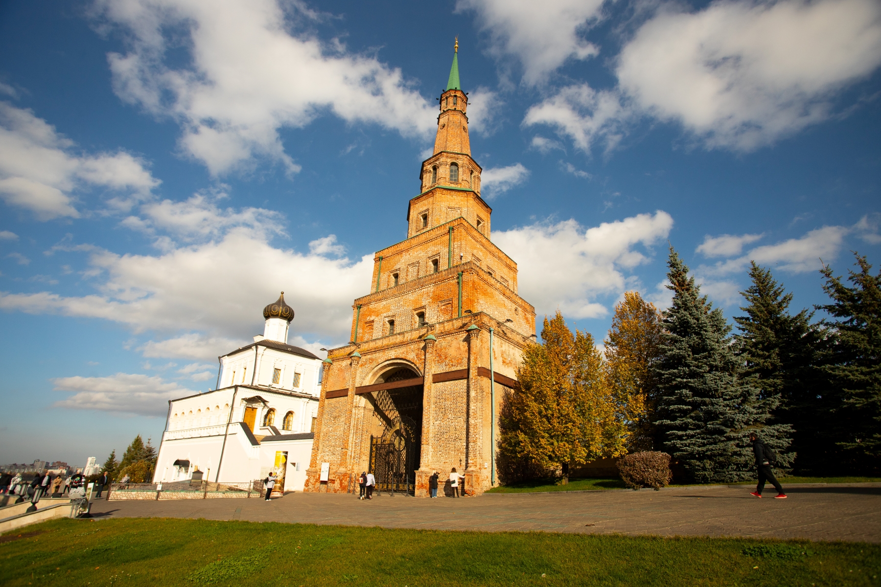 Автобусная обзорная экскурсия по Казани Автобусная обзорная экскурсия по Казани со скидкой 50%