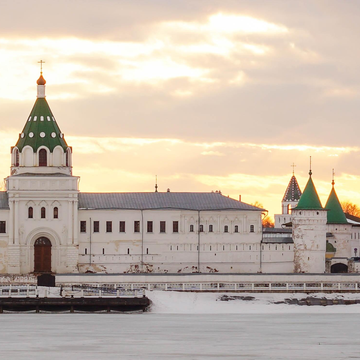 Пешеходная экскурсия «Лёгкой походкой по костромской "Сковородке"» Пешеходная экскурсия «Лёгкой походкой по костромской "Сковородке"»