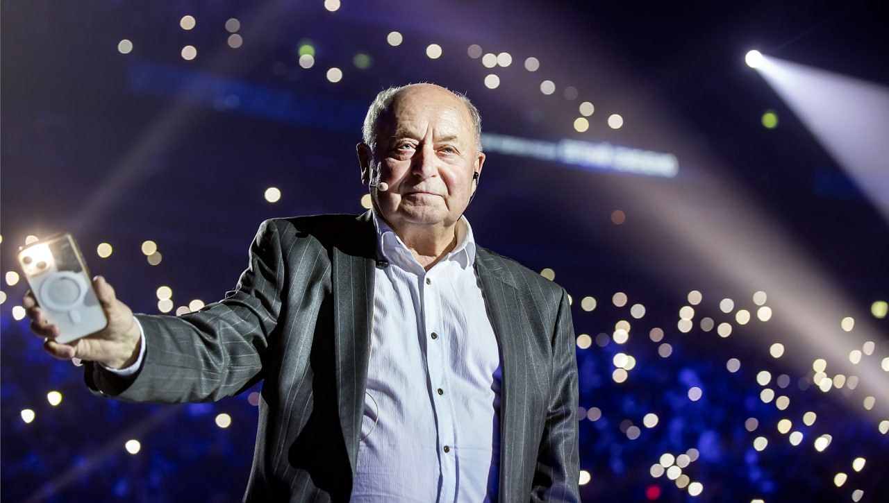 Юбилейный концерт на льду «В честь 85-летия Алексея Мишина»