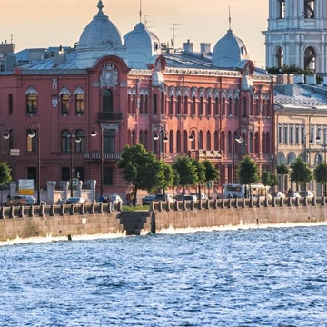 Обзорная экскурсия с прогулкой на теплоходе со скидкой до 48%
