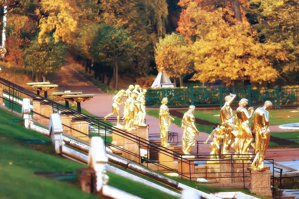 Большая десятичасовая экскурсия в Петергоф «Большой дворец, фонтаны, малый дворец» со скидкой 35%