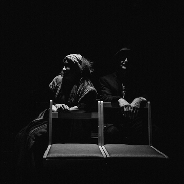 Спектакль «Стулья» Спектакль «Стулья» со скидкой 30%