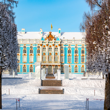 Автобусный тур «Царское Село — Петергоф. Янтарная комната и Нижний парк» со скидкой 35%