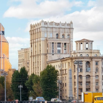 Аудиоэкскурсия «Семь сестёр Москвы: на велосипеде по сталинским высоткам»