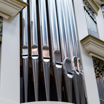 Концерт «Орган при свечах. Под брендом Баха» со скидкой 30%