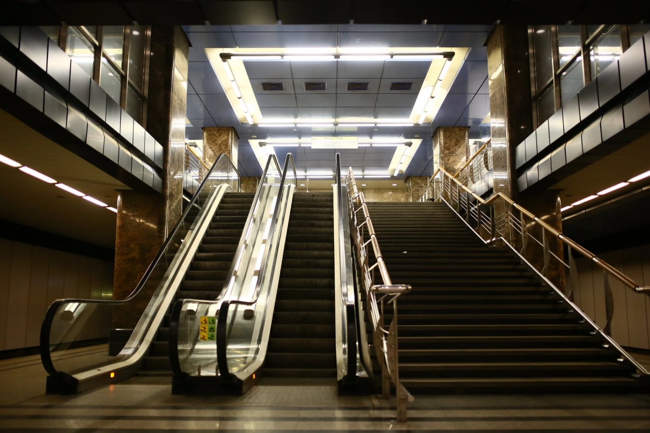 Станция метро «Деловой центр»