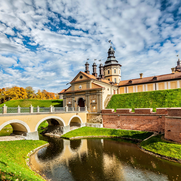 Автомобильная экскурсия «Замки мира и Несвижа» со скидкой 20%