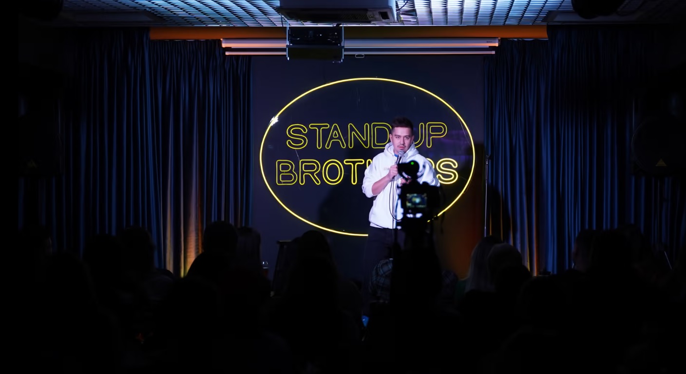 Концерт «Стендап без границ» в клубе Stand Up Brothers со скидкой 20%