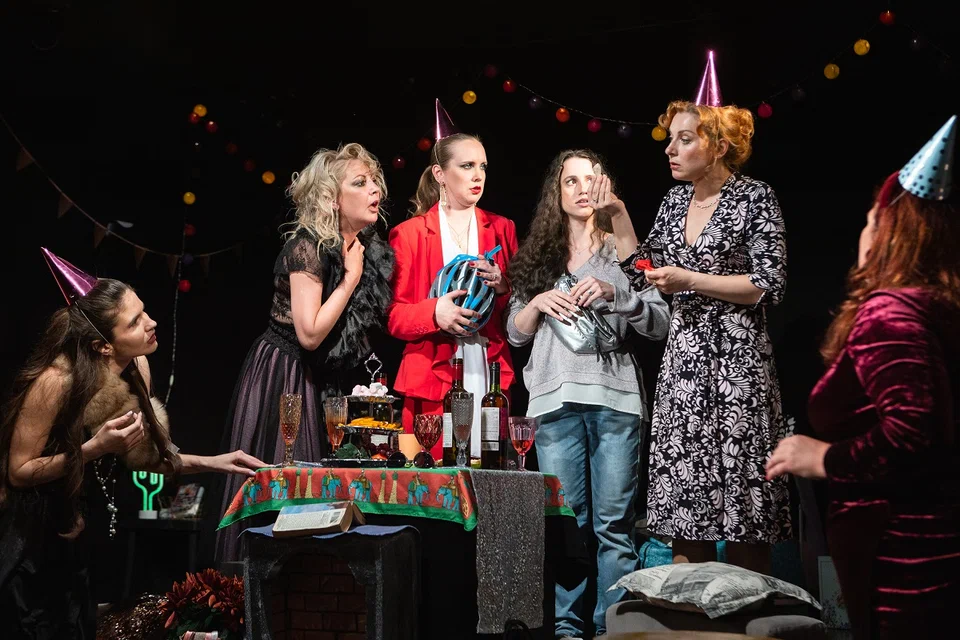 Спектакль «Девичник» со скидкой 40%