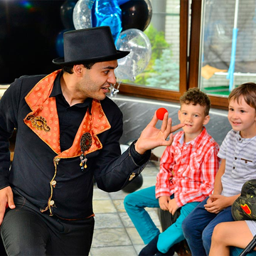 Интерактивный шоу-спектакль «В тени иллюзий» Интерактивный шоу-спектакль «В тени иллюзий» со скидкой 40%