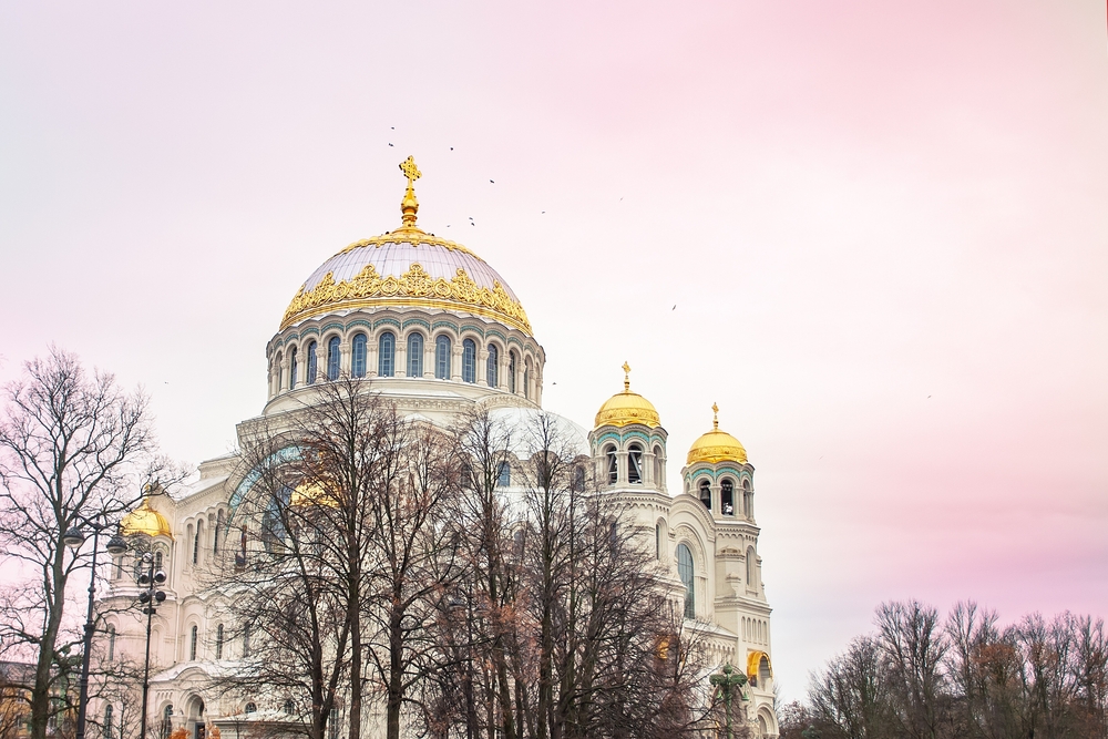 Обзорная экскурсия в Кронштадт с посещением Морского собора со скидкой до 60%