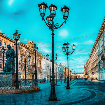 Индивидуальная экскурсия «Комбо 3 в 1: Невский проспект, роскошные дворцы, Музей Фаберже» со скидкой 30%