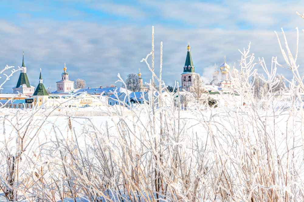 Трёхдневный тур «Новый год по-новгородски: блистательная программа в отеле» Трёхдневный тур «Новый год по-новгородски: блистательная программа в отеле» со скидкой до 34%
