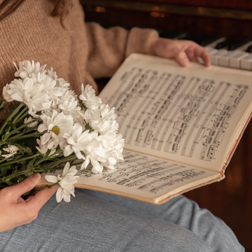 Концерт «Lauda novella: средневековые песни о весне и любви при свечах» со скидкой 30%