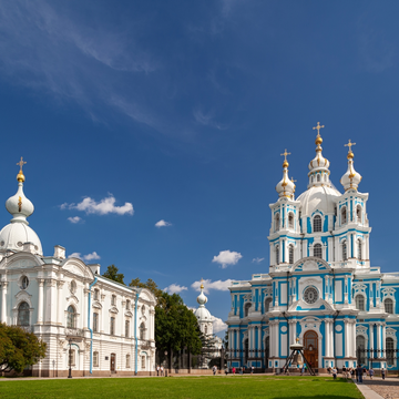 Обзорная экскурсия по Санкт-Петербургу с посещением смотровой площадки Смольного собора Обзорная экскурсия по Санкт-Петербургу с посещением смотровой площадки Смольного собора со скидкой 43%