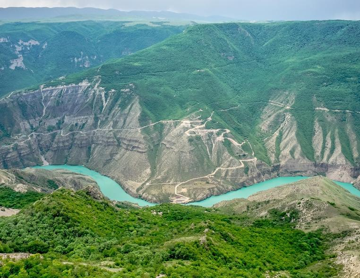 Экскурсия «Сулакский каньон, село Старое Зубутли и бархан Сарыкум» с прогулкой на джипах и катере