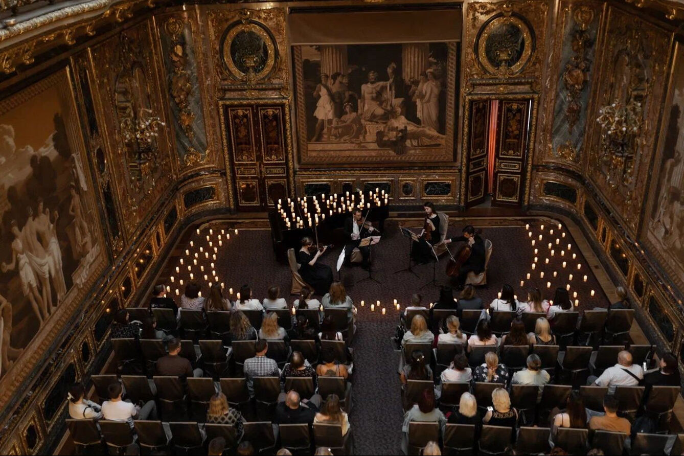 Концерт при свечах «Итальянские саундтреки: Эйнауди, Морриконе, Рота» в особняке Половцова с экскурсией со скидкой 30%