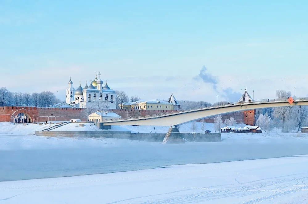 Двухдневный тур «Город-курорт Старая Русса и Великий Новгород на новогодних праздниках» со скидкой 44%