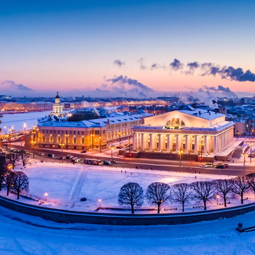 Пешеходная экскурсия «Необычный Васильевский остров» со скидкой 47%