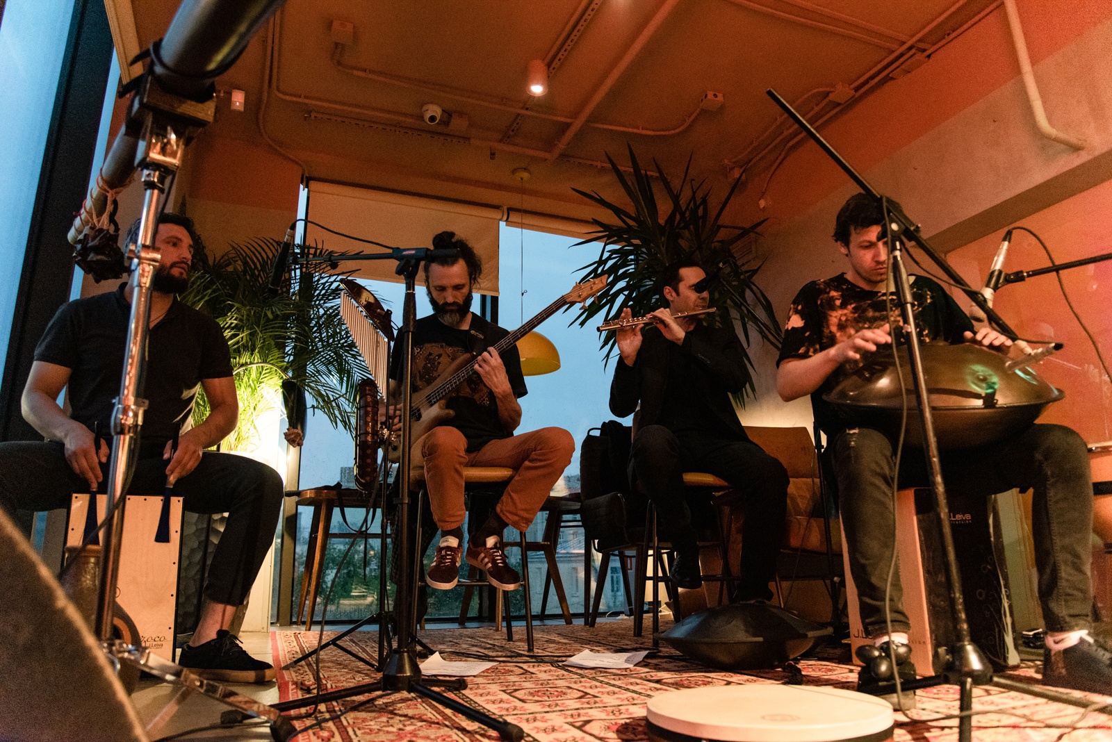 Концерт-медитация Forest Jam Project на крыше в центре Москвы