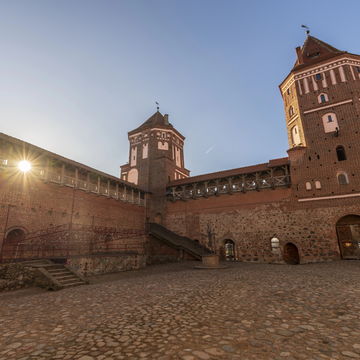 Индивидуальная экскурсия по Мирскому и Несвижскому замкам со скидкой 20%