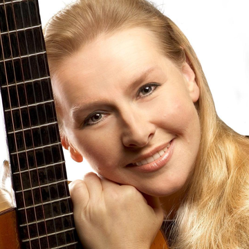 Концерт Галины Хомчик «Монолог у новогодней ёлки» со скидкой 30%