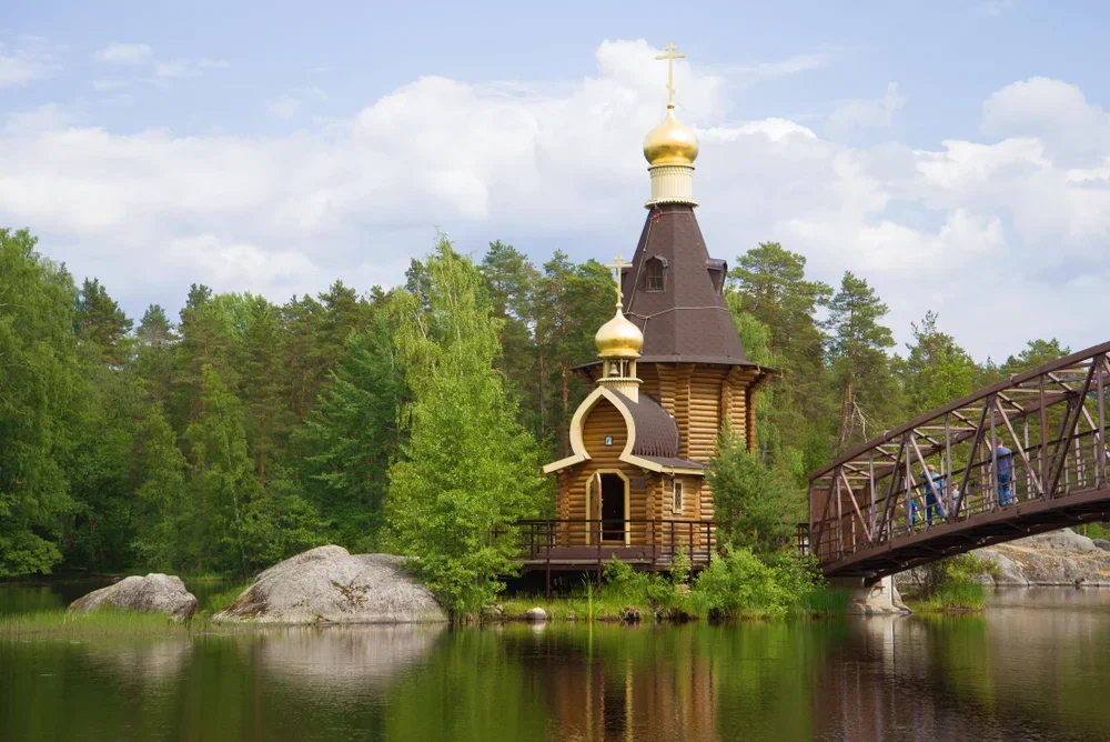 Экскурсия «Деревянное кольцо. Храмы Карельского перешейка. Всё включено» со скидкой 28%