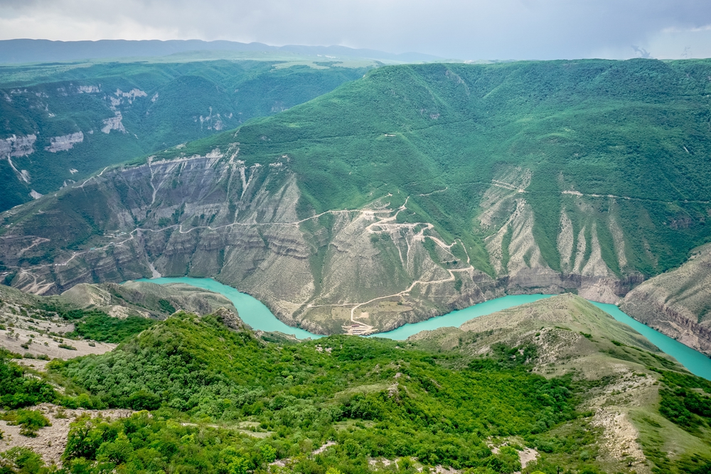 Экскурсия «Сулакский каньон, село Старое Зубутли и бархан Сарыкум» с прогулкой на джипах и катере