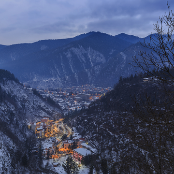 Автомобильно-пешеходная экскурсия по курорту Боржоми Автомобильно-пешеходная экскурсия по курорту Боржоми со скидкой 30%