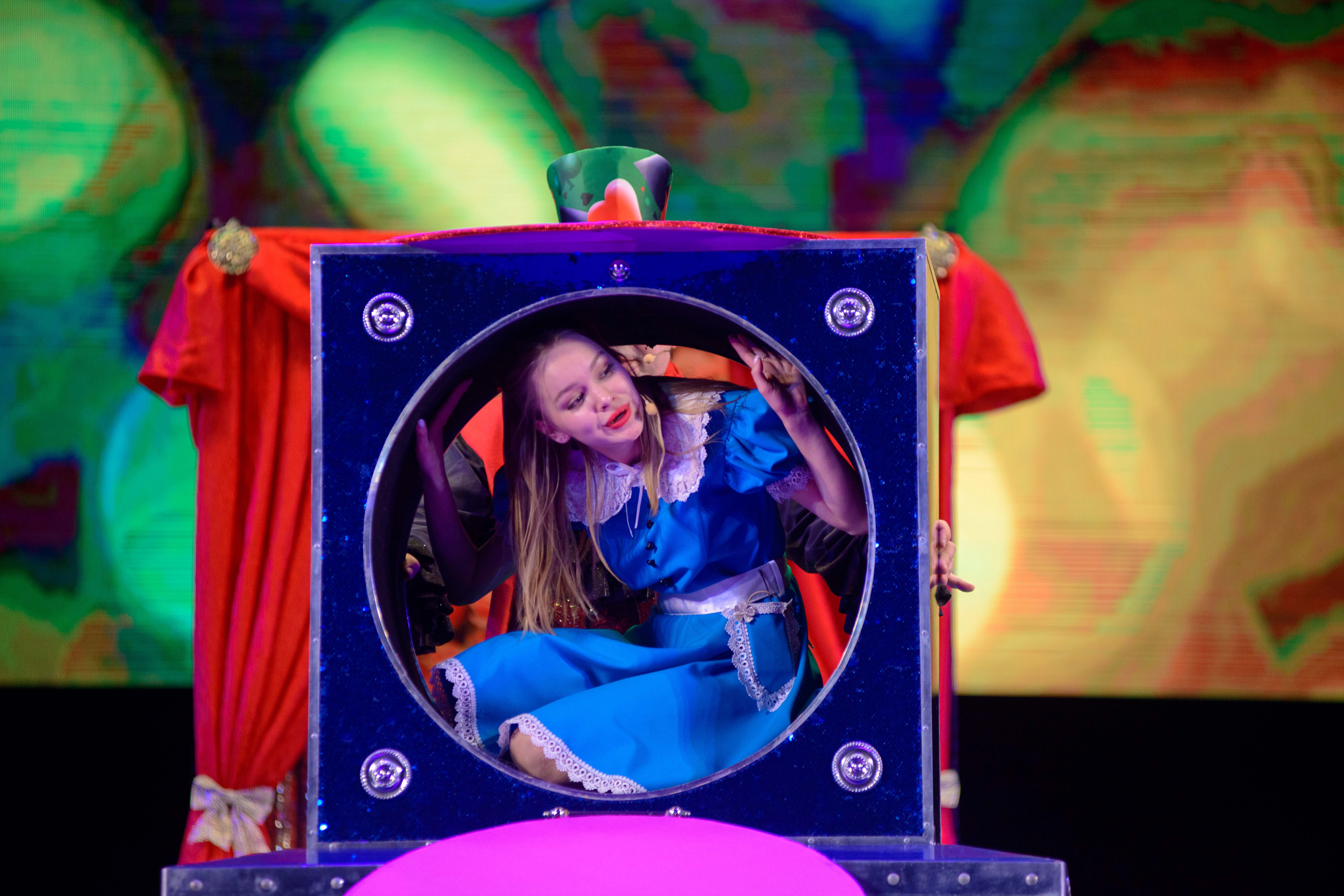 Шоу-спектакль «Алиса в стране чудес» со скидкой 30%