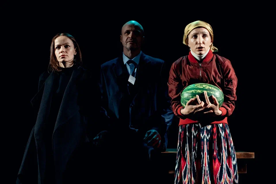 Спектакль «Арбуз / Война завтра не закончится» Спектакль «Арбуз / Война завтра не закончится»