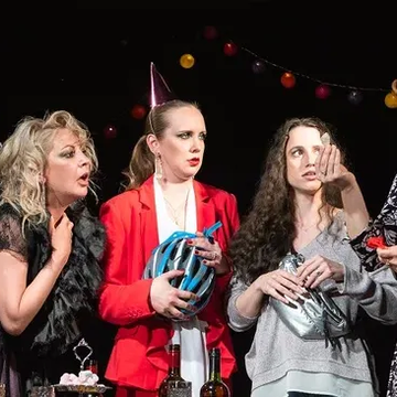 Спектакль «Девичник» со скидкой 40%