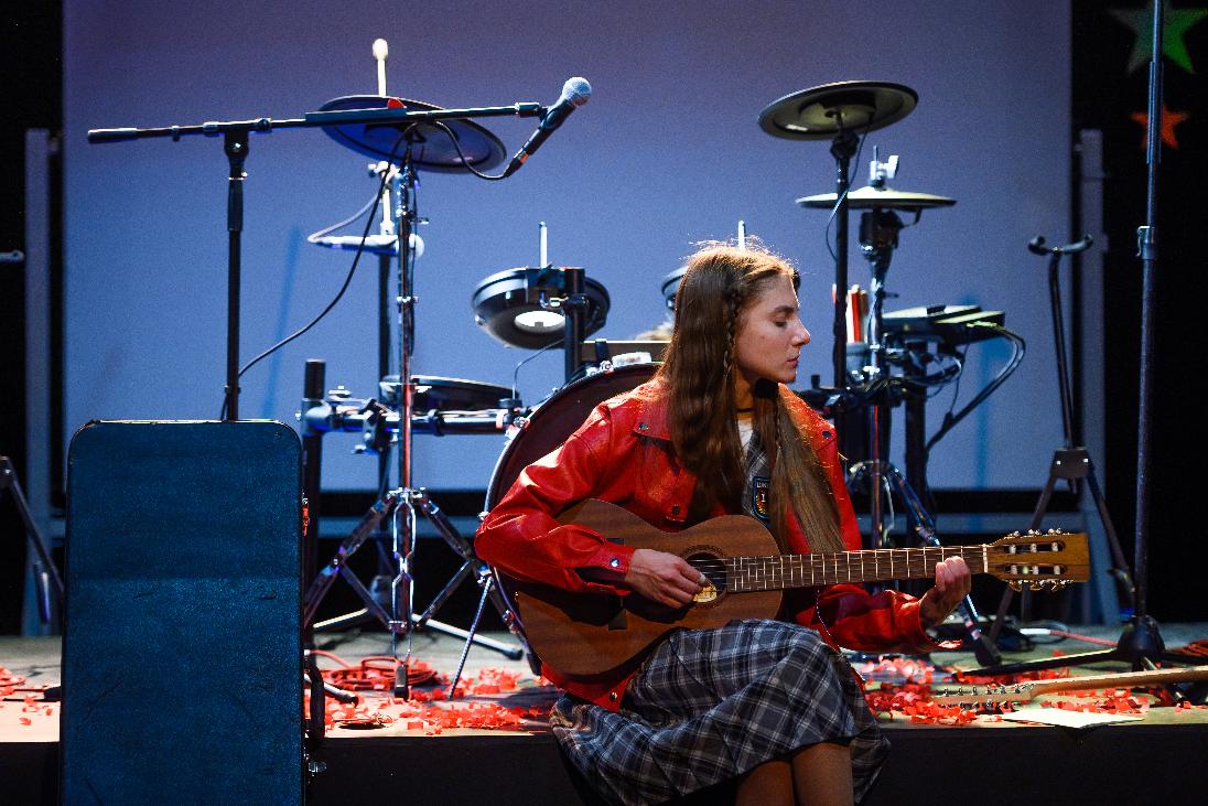 Рок-спектакль «Ключ от 505-й» на Новой сцене Александринского театра Рок-спектакль «Ключ от 505-й» на Новой сцене Александринского театра