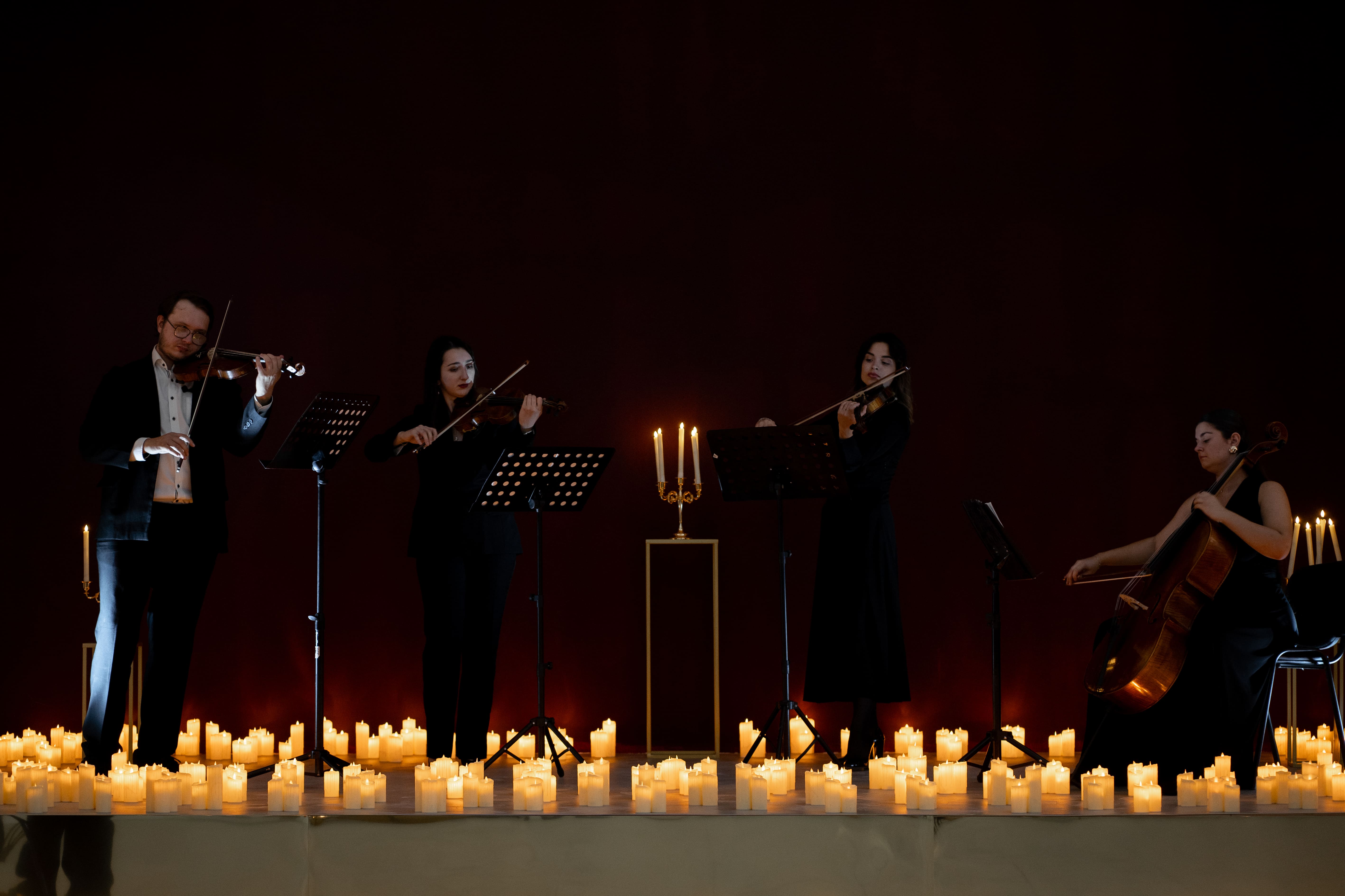 Концерт при свечах «Людовико Эйнауди. Романтическая неоклассика» со скидкой 30%