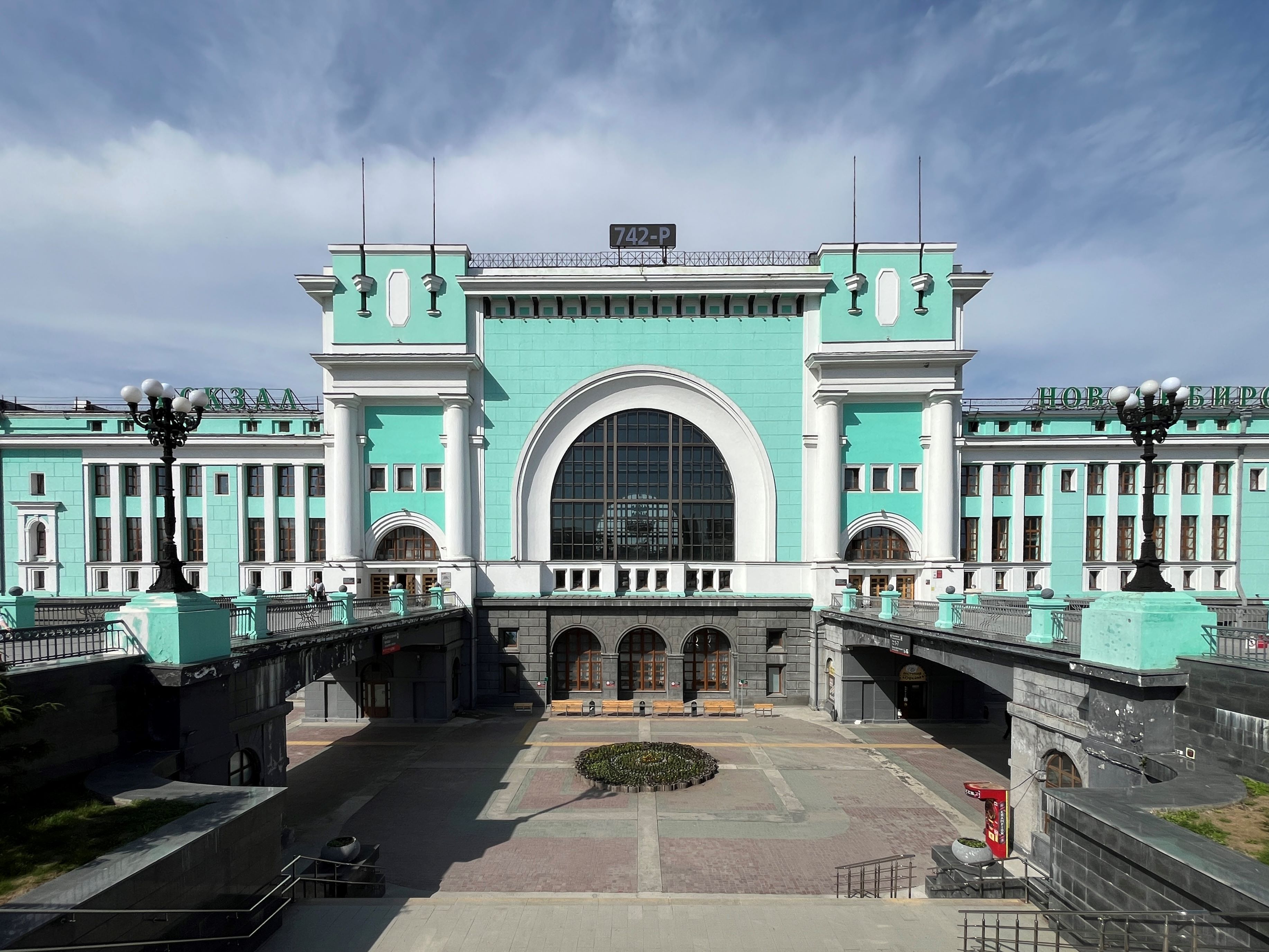 Экскурсия по железнодорожному вокзалу «Новосибирск-Главный» со скидкой 20%