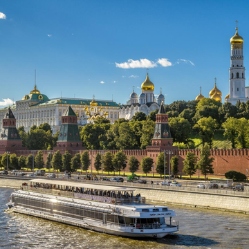 Речная прогулка «Москва историческая» на люкс-теплоходе «Соболь» со скидкой 50%